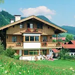 Haus Lux *